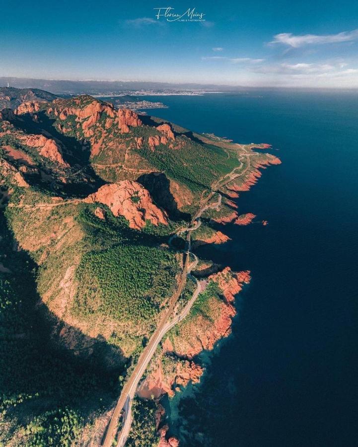 Charmant 2 Pieces A Port-Fréjus Zewnętrze zdjęcie